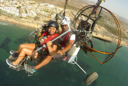 foto de vuelo biplaza paramotor intermedio